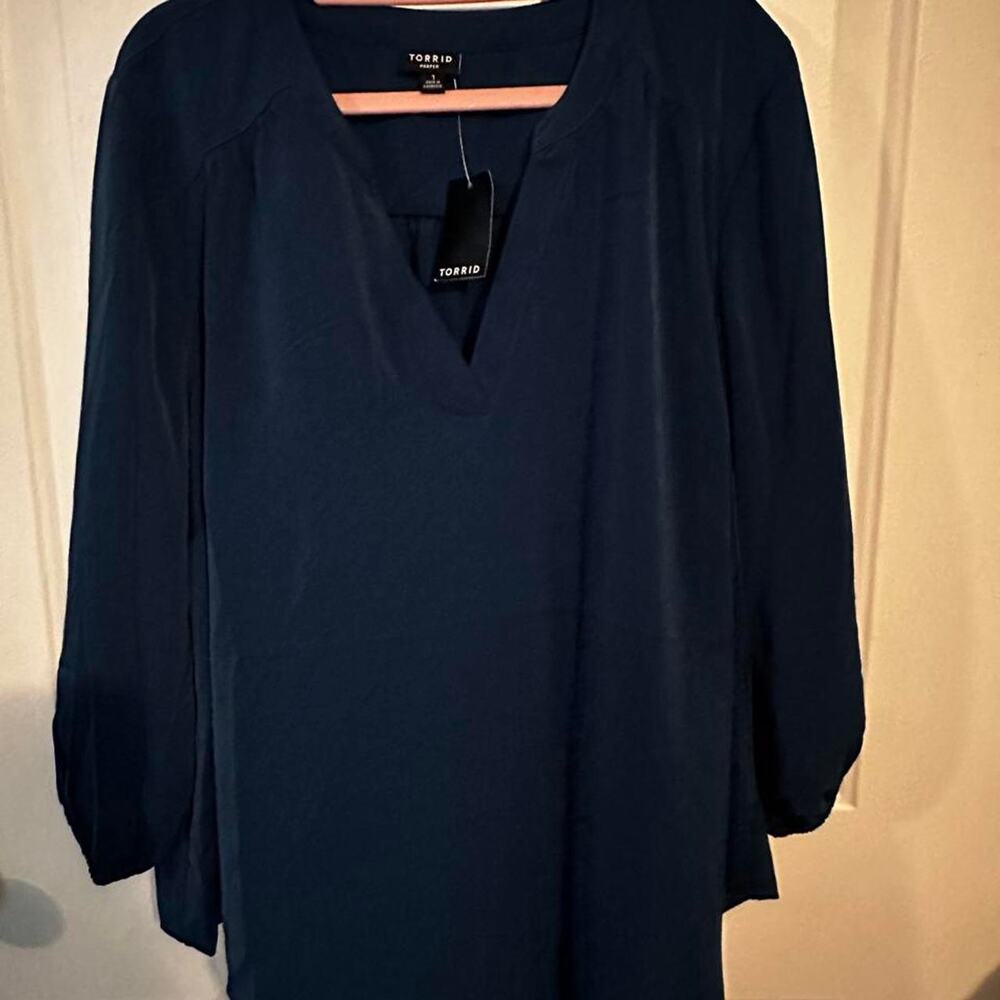 Torrid Harper 1X NWT Navy Blue V Neck Tunic Blouse Long Sleeve